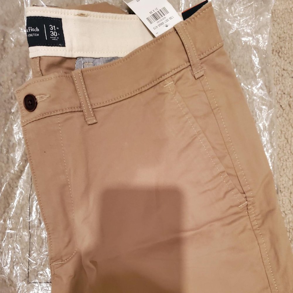 Abercrombie & Fitch KHAKI Athletic Skinny Chinos